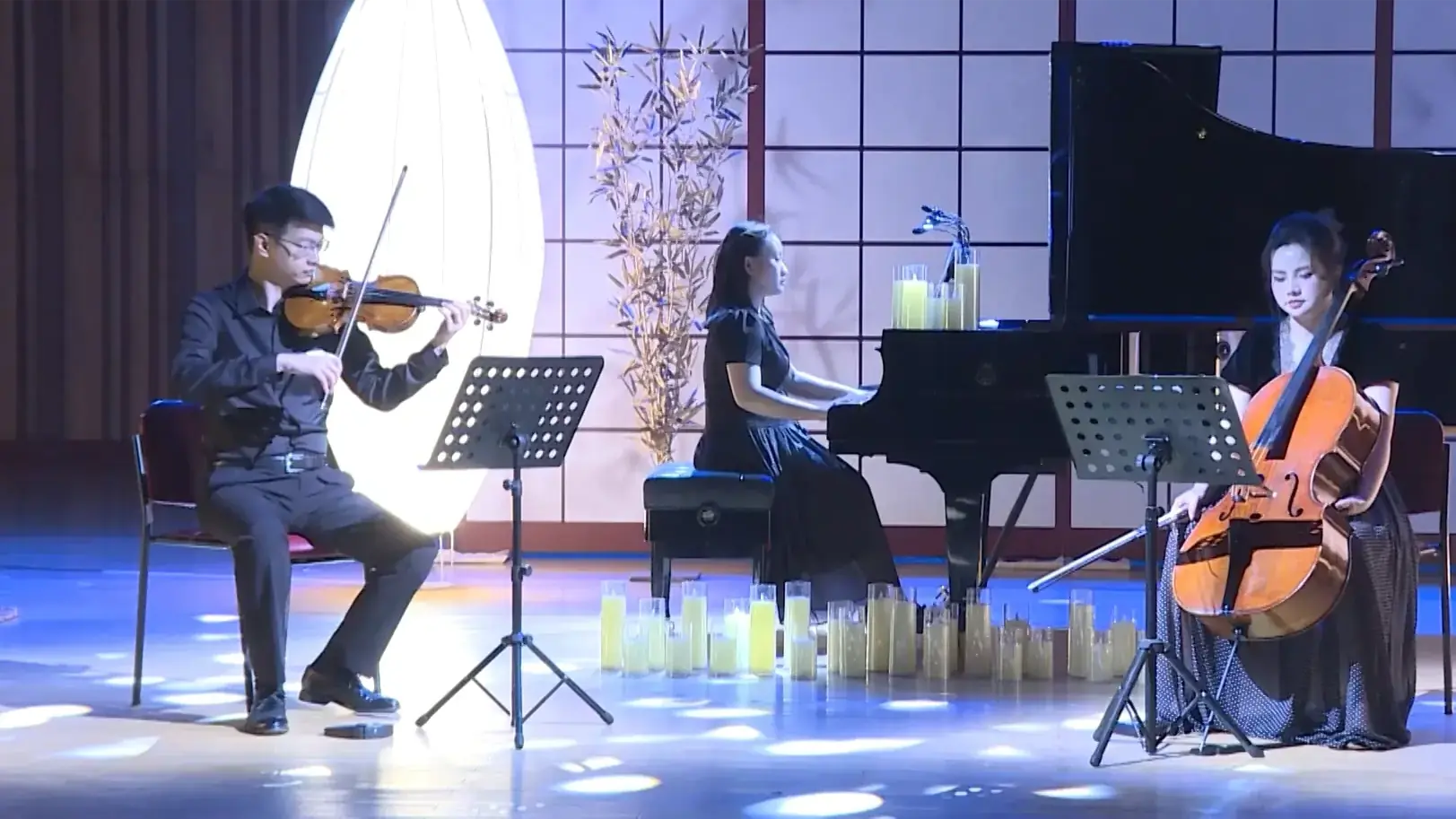 'Merry Christmas' - Hành trình chạm vào di sản của Ryuichi Sakamoto